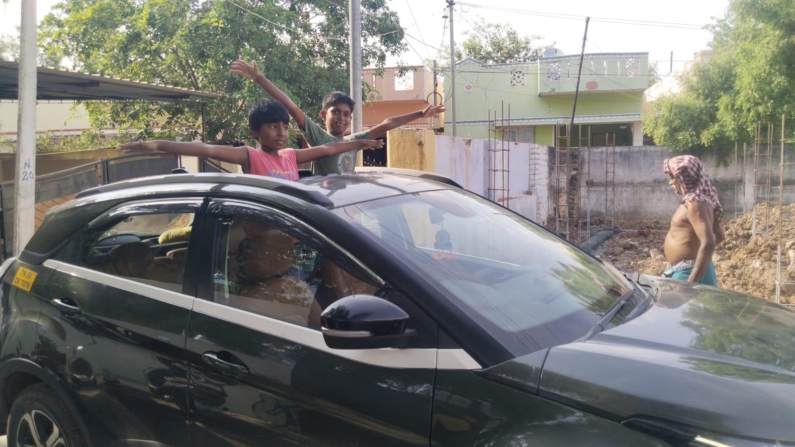 Tata Nexon cab Madurai — photo 3